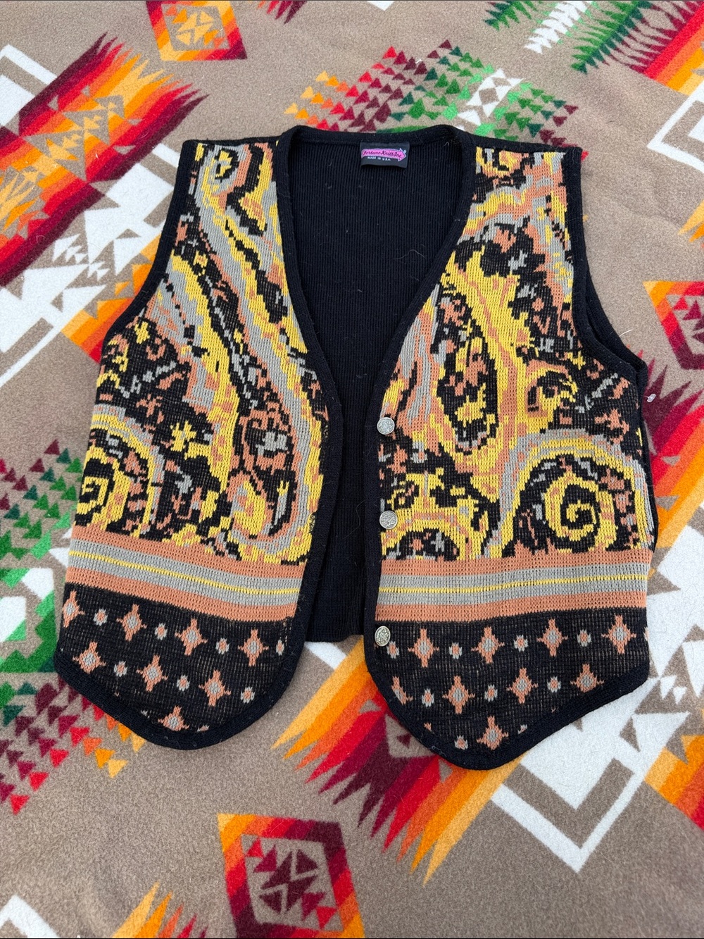 Vintage-Inspired Black Multicolor Knit Vest - Women Sweater